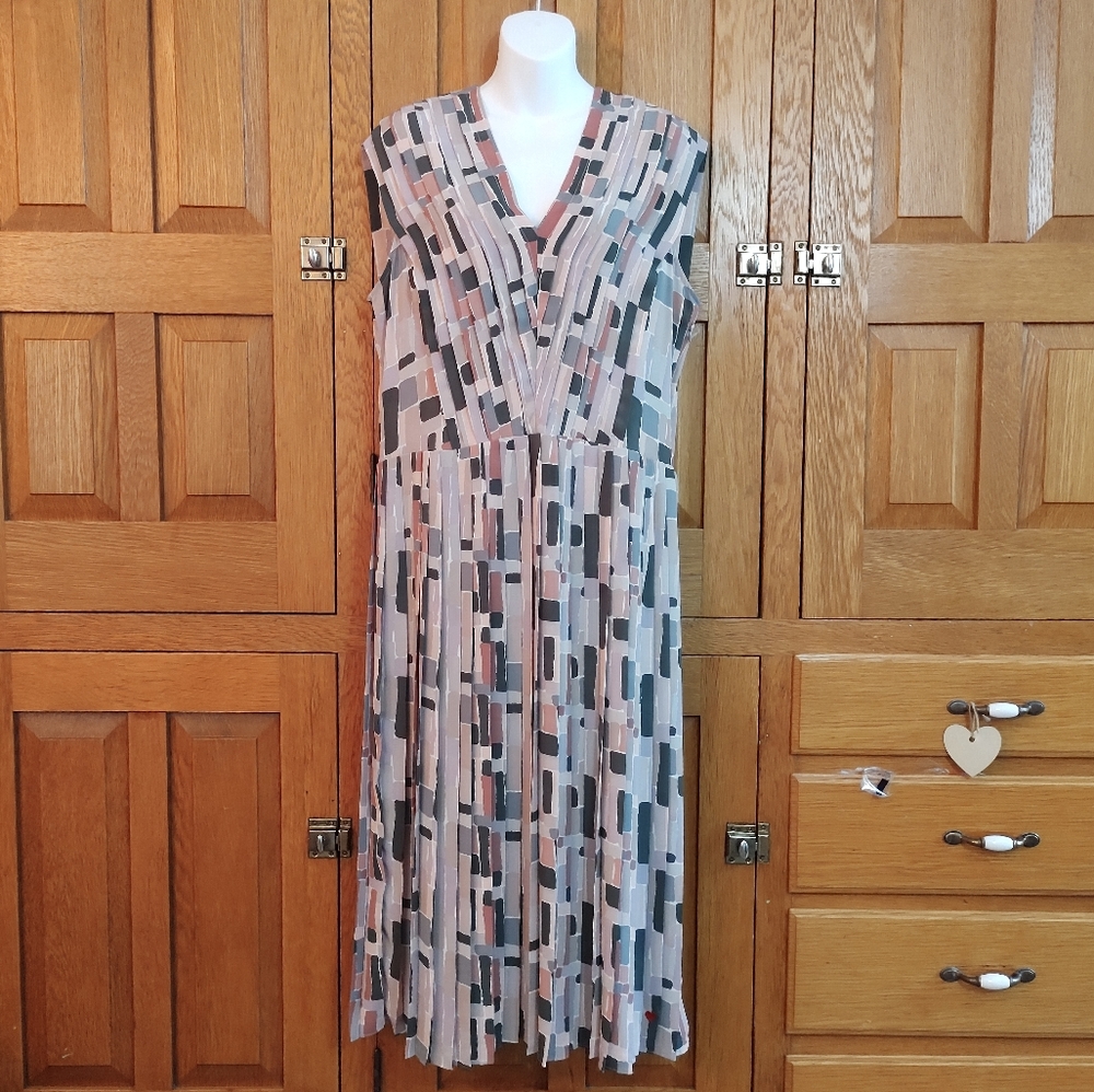 Dear Drew The Impressionist pleated v neck capped sleeve midi dress